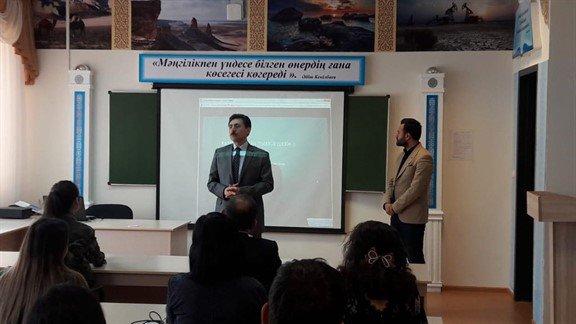 Gumiliev Avrasya Milli Üniversitesinde Dr. Samet Azap tarafından Mankurtlaştıma ve Közkamanlık konulu bir seminer verildi